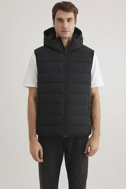 Erkek Kapüşonlu Yelek 0110554-900 Siyah (3)