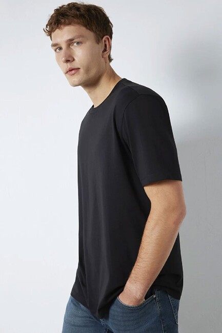 Erkek Kısa Kol Tişört 0613199-900 Siyah (1)