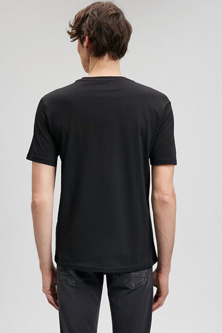 Erkek Logo Baskılı Tişört 067034-900 Siyah (3)