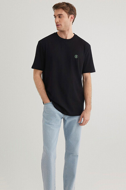Erkek Logo Nakışlı Tişört 067074-900 Siyah (1)