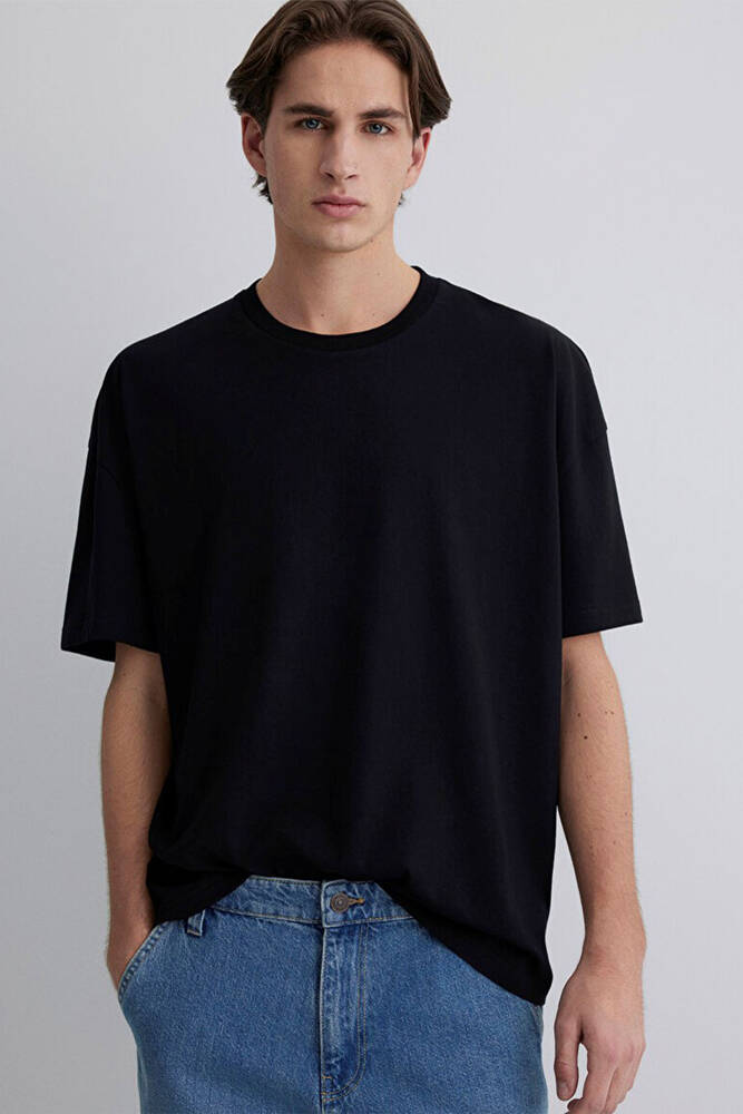 Erkek Tişört 066902-900 Siyah 