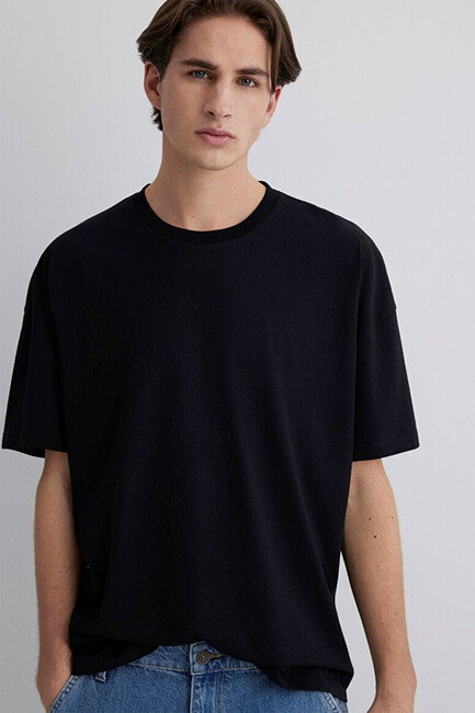 Erkek Tişört 066902-900 Siyah (3)