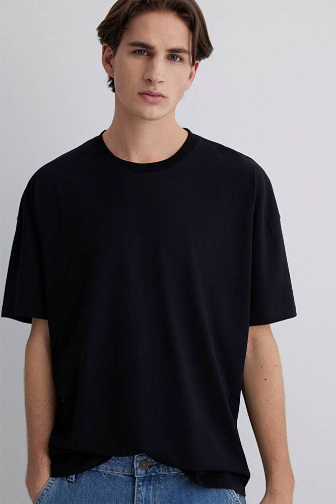 Erkek Tişört 066902-900 Siyah 