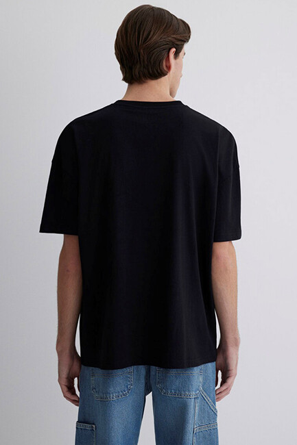 Erkek Tişört 066902-900 Siyah - Thumbnail