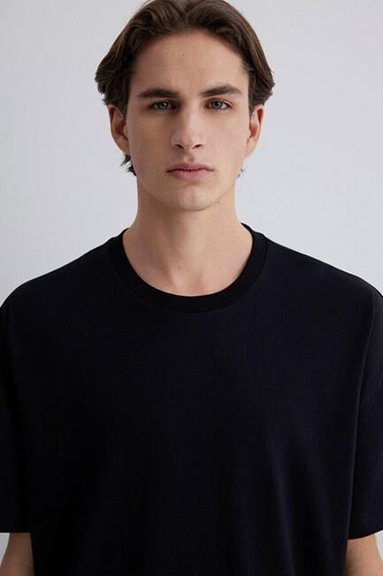 Erkek Tişört 066902-900 Siyah - Thumbnail