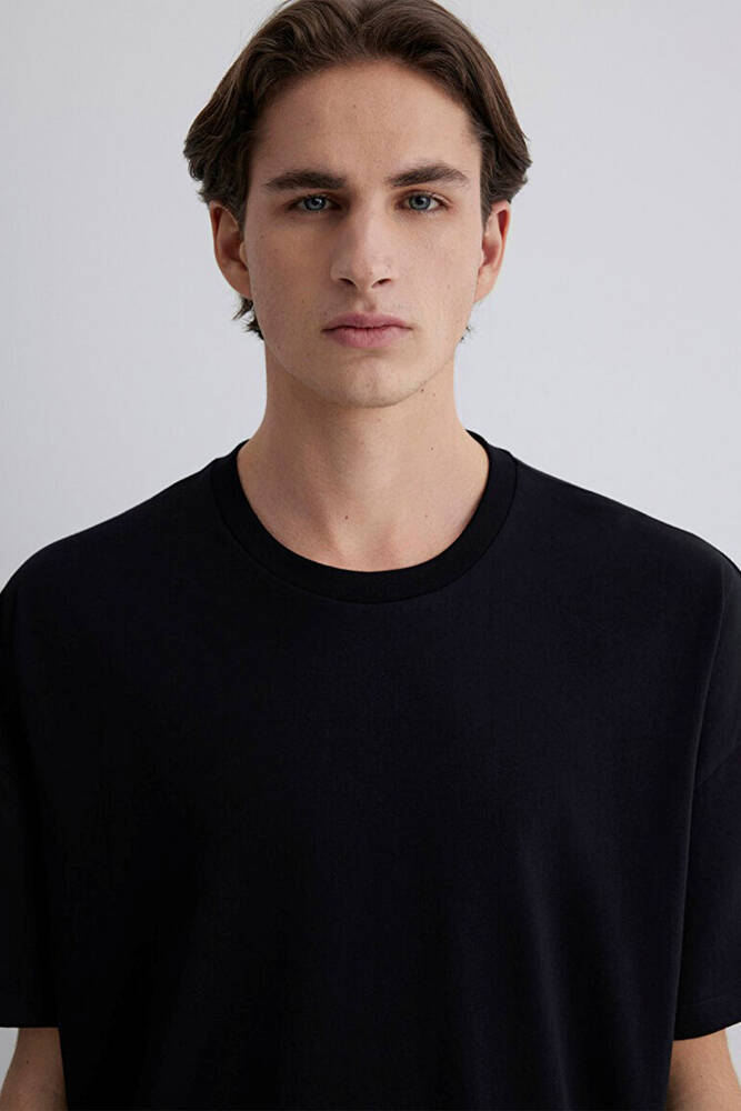 Erkek Tişört 066902-900 Siyah 