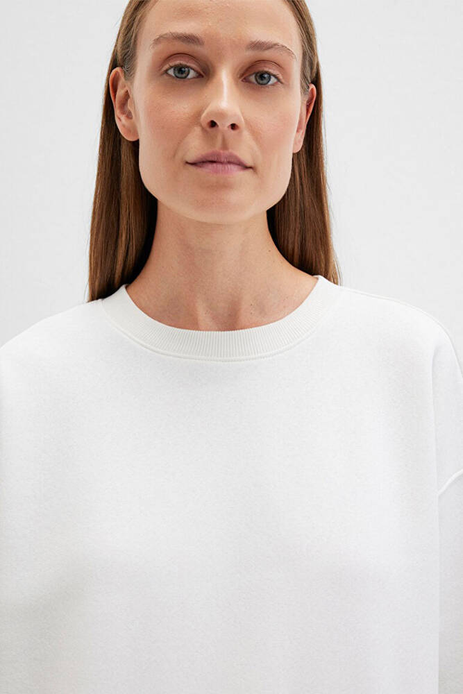 Kadın Bisiklet Yaka Sweat 1610198-70057 Beyaz 