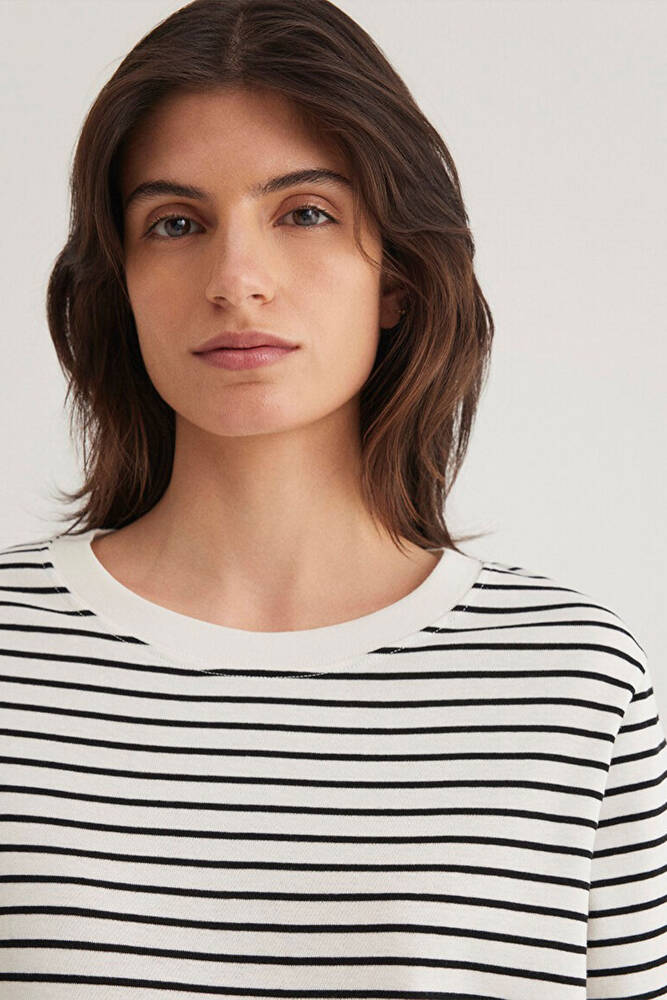 Kadın Bisiklet Yaka Tişört 1611653-85143 Siyah 