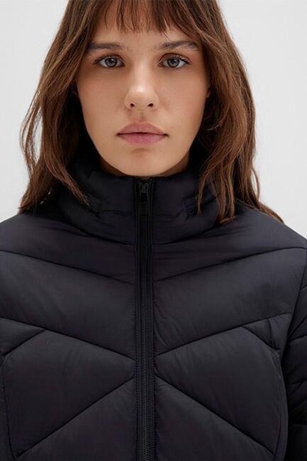 Kadın Dik Yaka Şişme Mont 110698-900 Siyah - Thumbnail