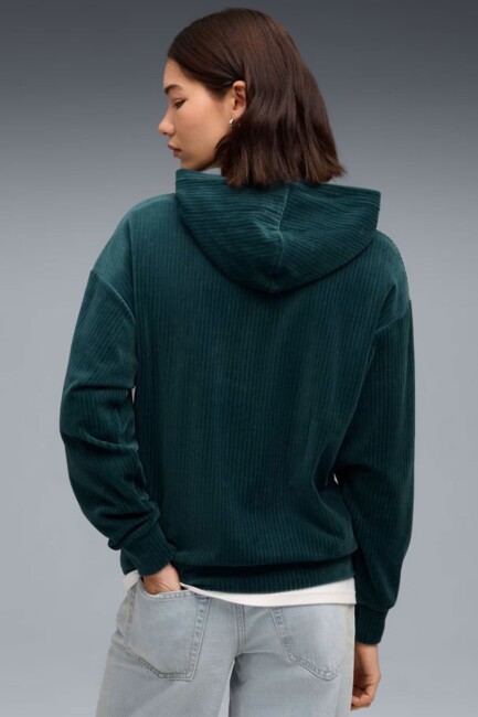 Kadın ESS Elevated Velour Sweat 688107-75 Yeşil (1)