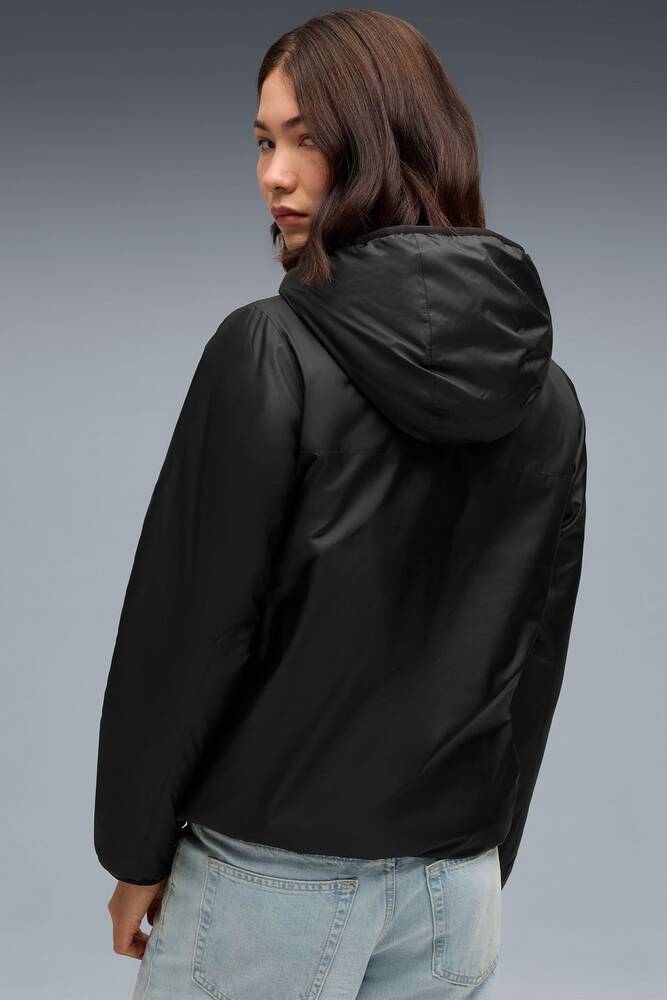 Kadın ESS Light Padded Mont 688383-01 Siyah 