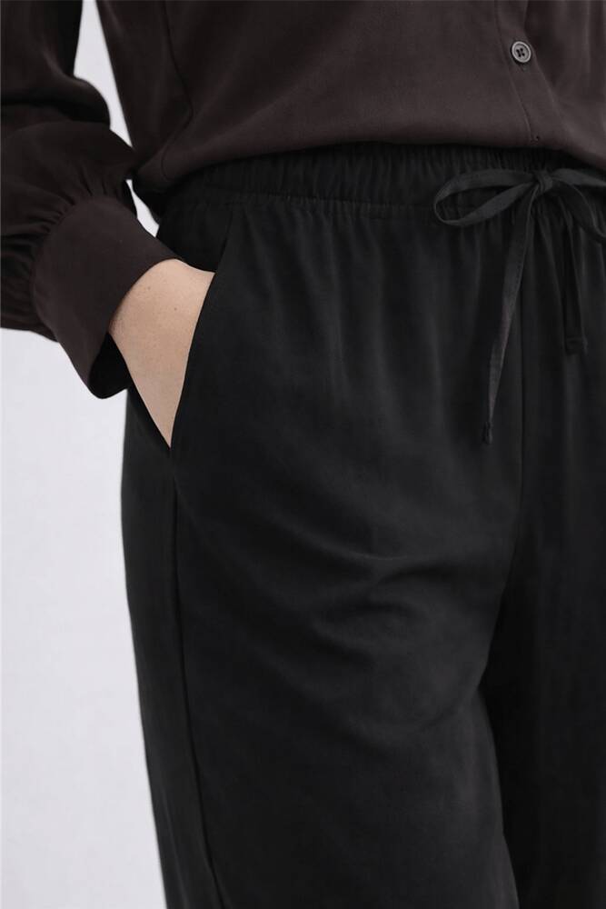 Kadın Geniş Paça Pantolon 26Y0109K1 Siyah 
