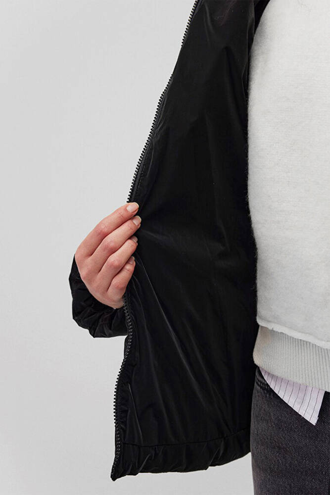 Kadın Kapüşonlu Ceket 1110043-900 Siyah 