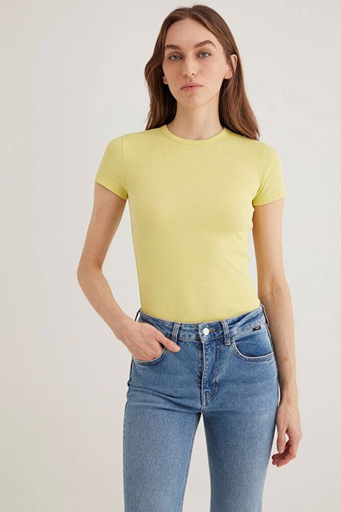 Kadın Kısa Kollu Basic Tişört 1613081-71285 Sarı 