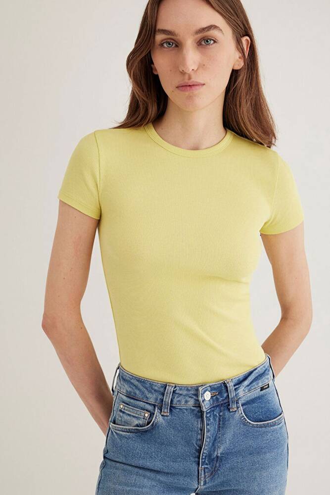 Kadın Kısa Kollu Basic Tişört 1613081-71285 Sarı 