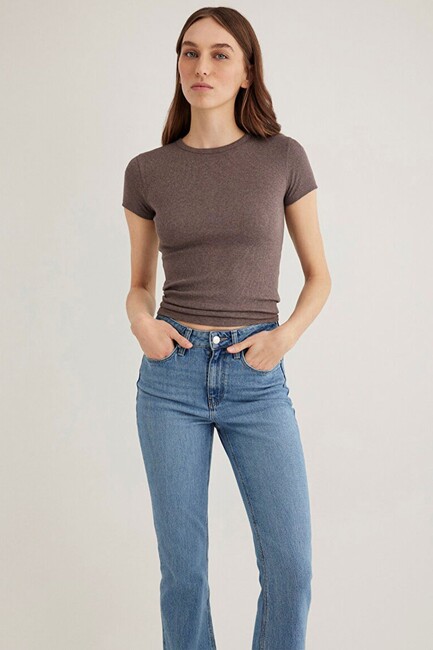 Kadın Kısa Kollu Basic Tişört 1613081-88533 Kahve (2)
