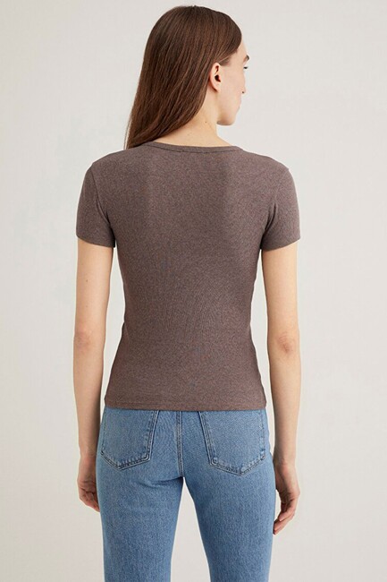 Kadın Kısa Kollu Basic Tişört 1613081-88533 Kahve - Thumbnail
