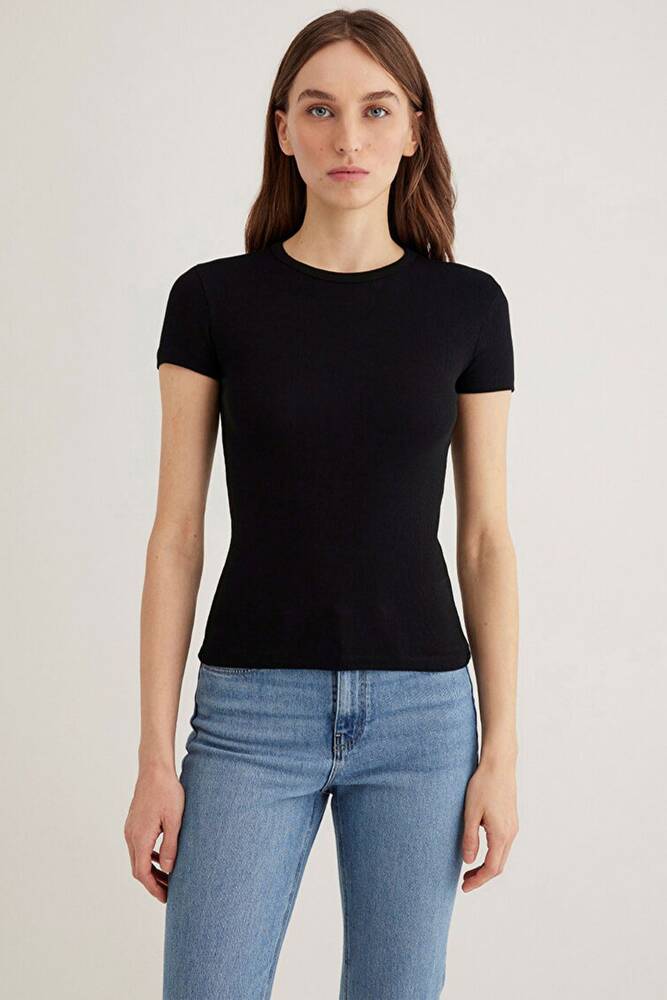 Kadın Kısa Kollu Basic Tişört 1613081-900 Siyah 