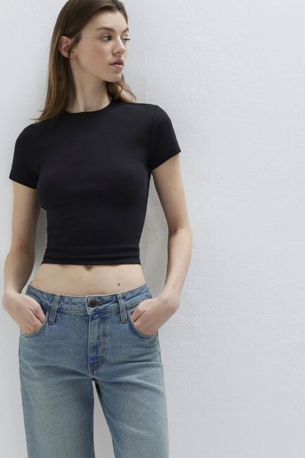 Kadın Kısa Kollu Basic Tişört 1614180-900 Siyah (1)