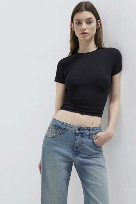 Kadın Kısa Kollu Basic Tişört 1614180-900 Siyah (3)