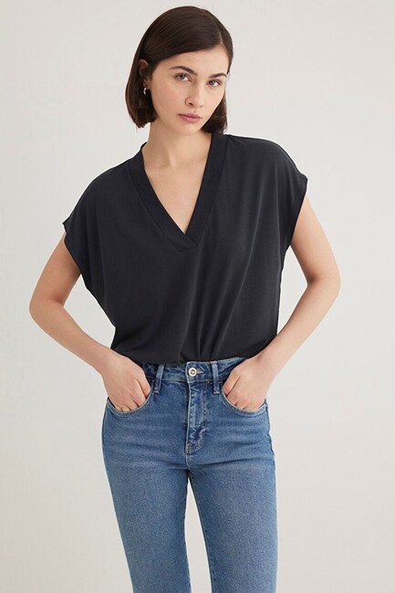 Kadın Kolsuz Penye Üst 1612250-900 Siyah (1)