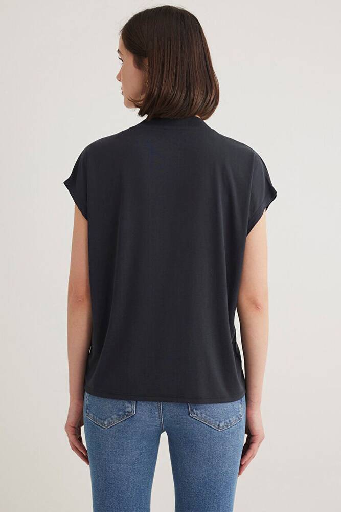 Kadın Kolsuz Penye Üst 1612250-900 Siyah 