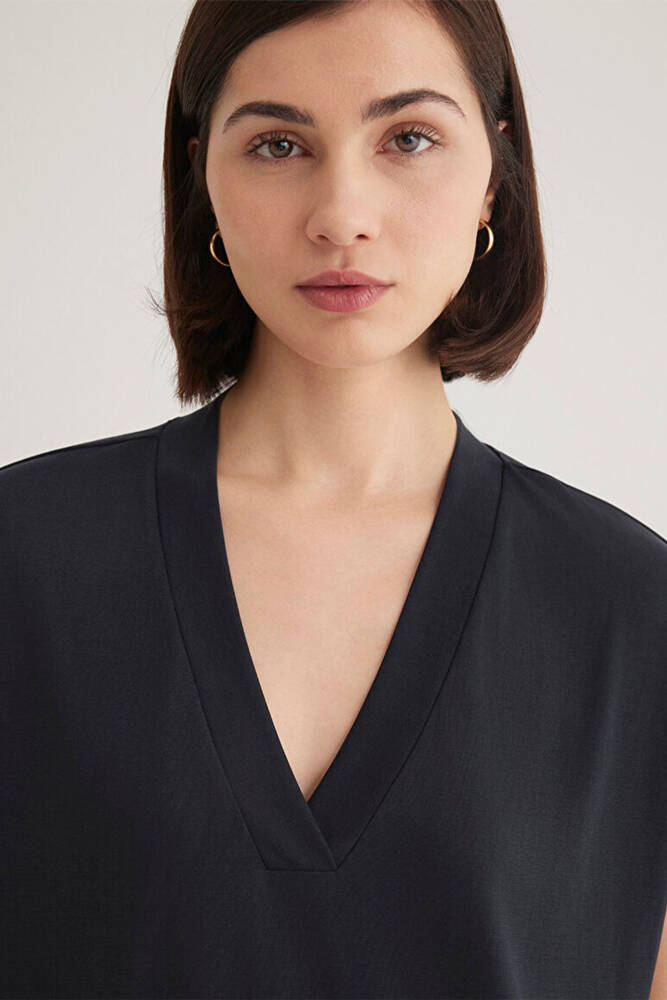 Kadın Kolsuz Penye Üst 1612250-900 Siyah 