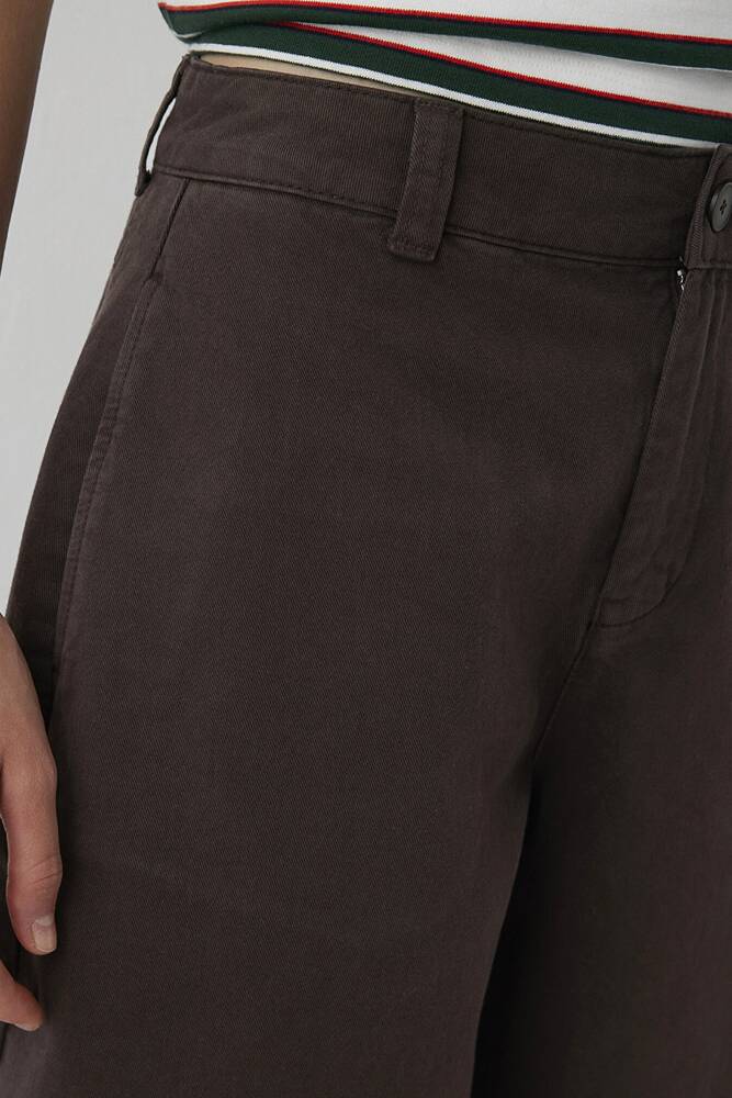Kadın Modelli Dokuma Pantolon 1011247-70220 Kahve 