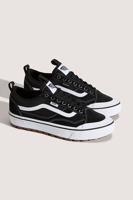 Kadın Old Skool Waterproof Insulated Ayakkabı VN000DAZBA21 Siyah (2)