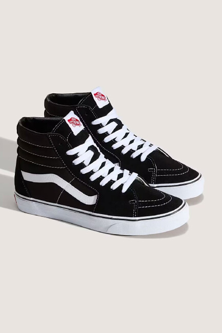 Kadın UA SK8-Hi Ayakkabı VN000D5IB8C1 Siyah (1)