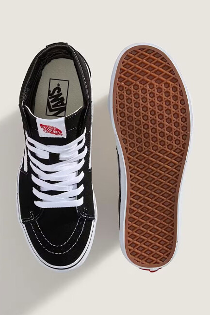 Kadın UA SK8-Hi Ayakkabı VN000D5IB8C1 Siyah (2)