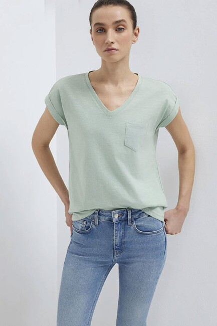 Kadın V Yaka Basic Tişört 1600961-71780 Yeşil (2)