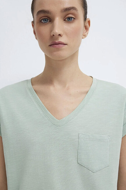 Kadın V Yaka Basic Tişört 1600961-71780 Yeşil - Thumbnail