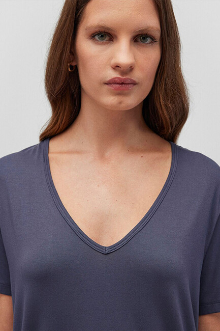 Kadın V Yaka Basic Tişört 1612381-87111 Lacivert - Thumbnail