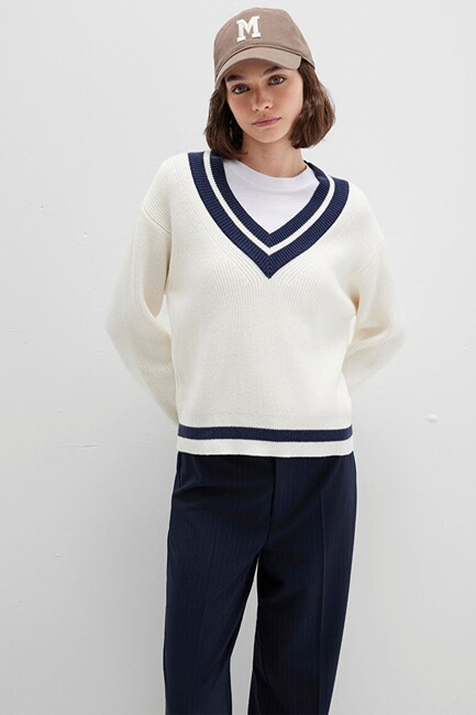 Kadın V Yaka Kazak 1710705-70057 Beyaz (3)