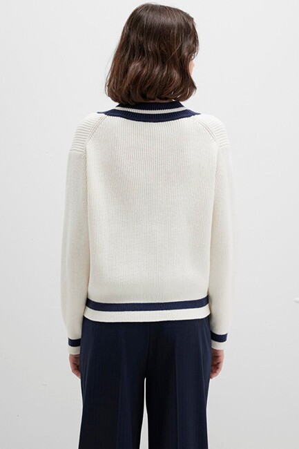 Kadın V Yaka Kazak 1710705-70057 Beyaz - Thumbnail