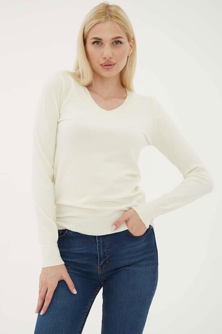 Kadın V Yaka Kazak 25K0778K1 Ekru (1)