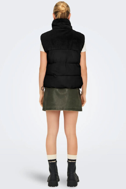 Kadın Wanja Puffer Yelek 15322053 Siyah (1)