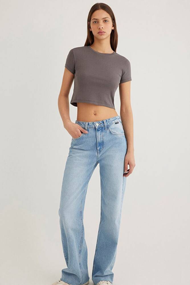 Kadın Yuvarlak Yaka Basic Tişört 1600814-70095 Gri 