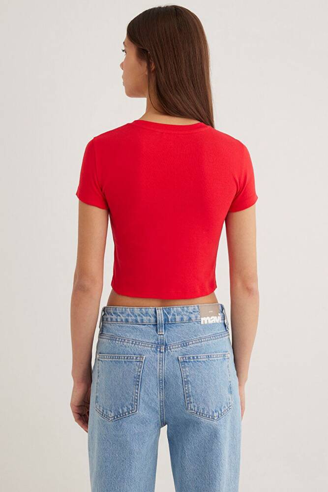 Kadın Yuvarlak Yaka Basic Tişört 1600814-70467 Kırmızı 