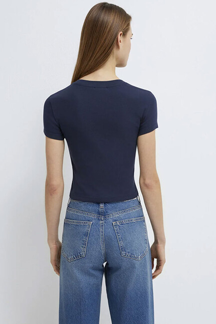 Kadın Yuvarlak Yaka Basic Tişört 1600814-85315 Lacivert (2)