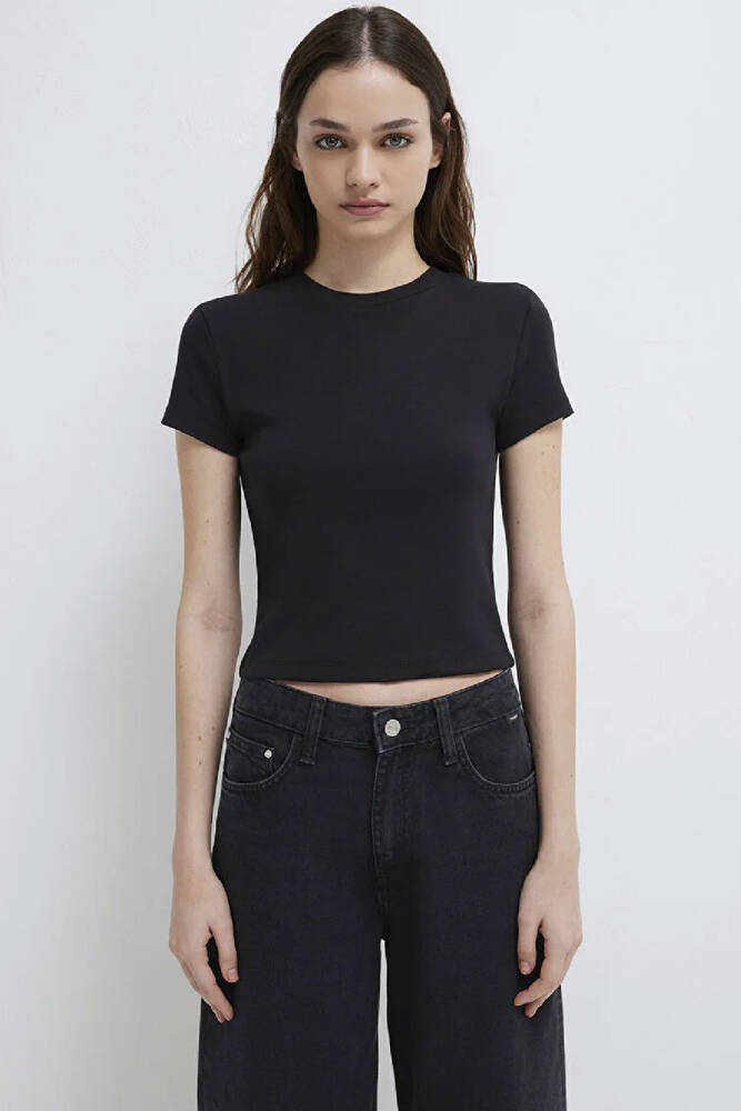 Kadın Yuvarlak Yaka Tişört 1600814-900 Siyah 