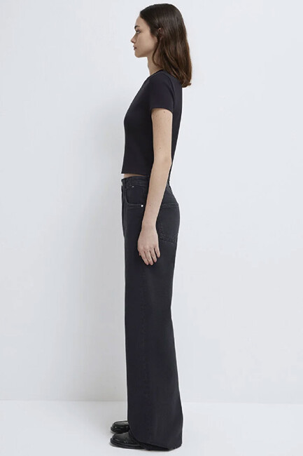 Kadın Yuvarlak Yaka Tişört 1600814-900 Siyah - Thumbnail