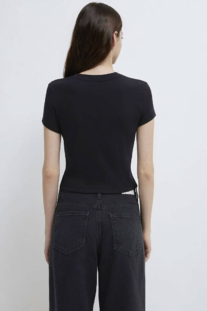 Kadın Yuvarlak Yaka Tişört 1600814-900 Siyah 