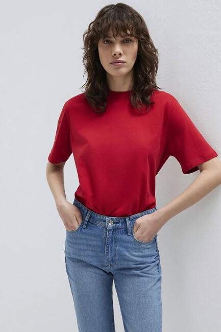 Kadın Yuvarlak Yaka Tişört 1600955-86417 Kırmızı (2)