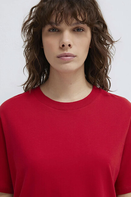 Kadın Yuvarlak Yaka Tişört 1600955-86417 Kırmızı (3)