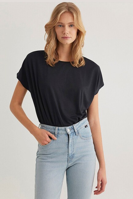 Mavi Kadın Kısa Kol Penye Tshırt 167245-900 Siyah (1)